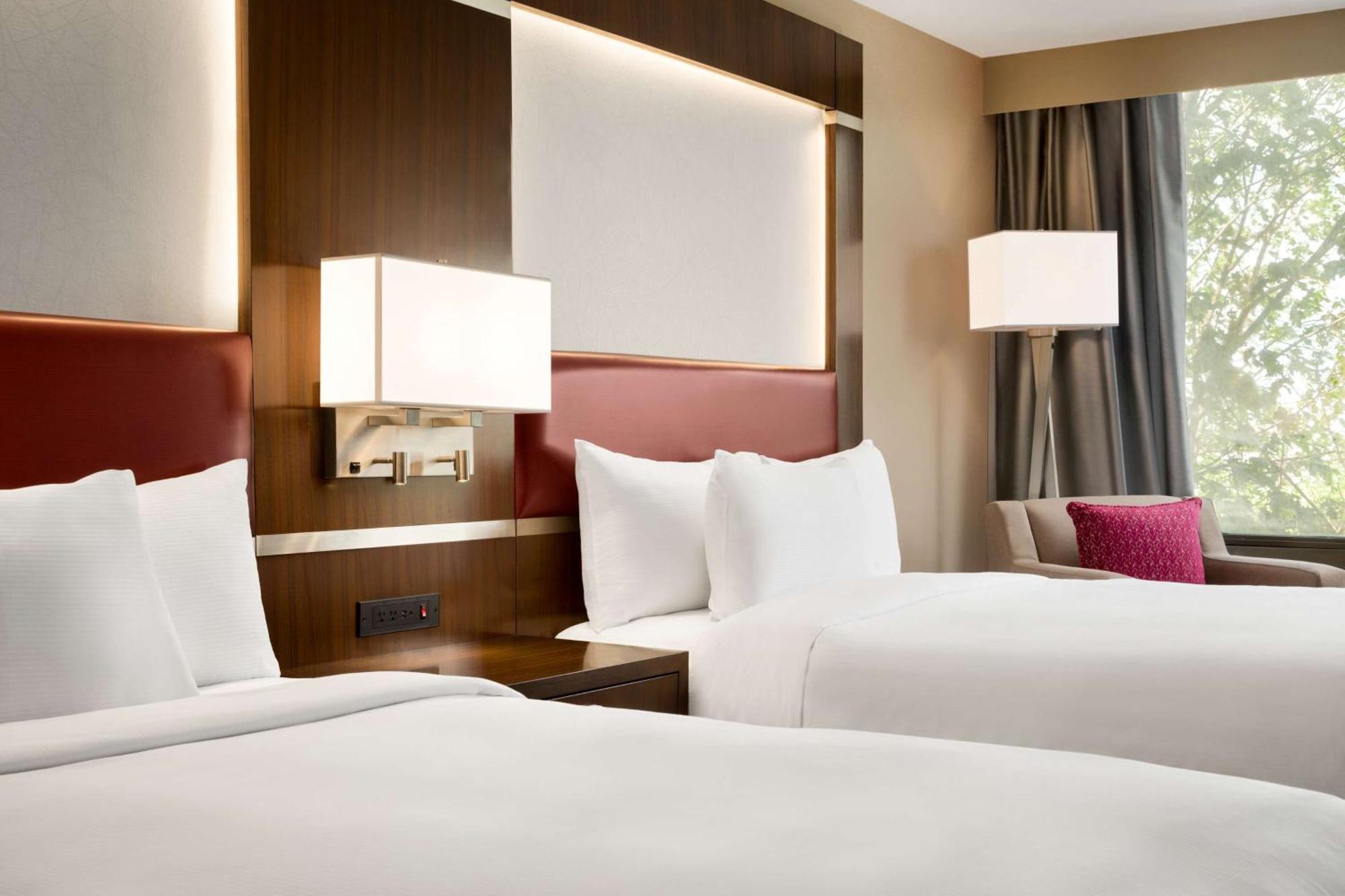 Doubletree By Hilton Hotel Toronto Airport West Mississauga Dış mekan fotoğraf